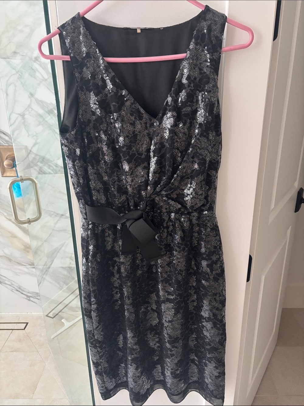 Elie Black Sequin V-Neck Party Dress with Waist Bow size 4